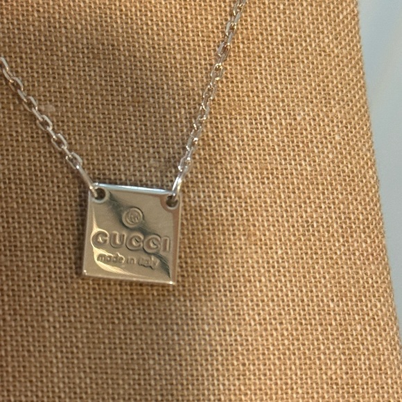 Gucci Silver Square Pendant Necklace - Picture 1 of 2